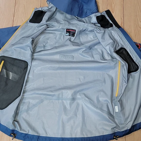 MAMMUT MASAO DRY TECH PREMIUM JACKET, SIZE MEDIUM